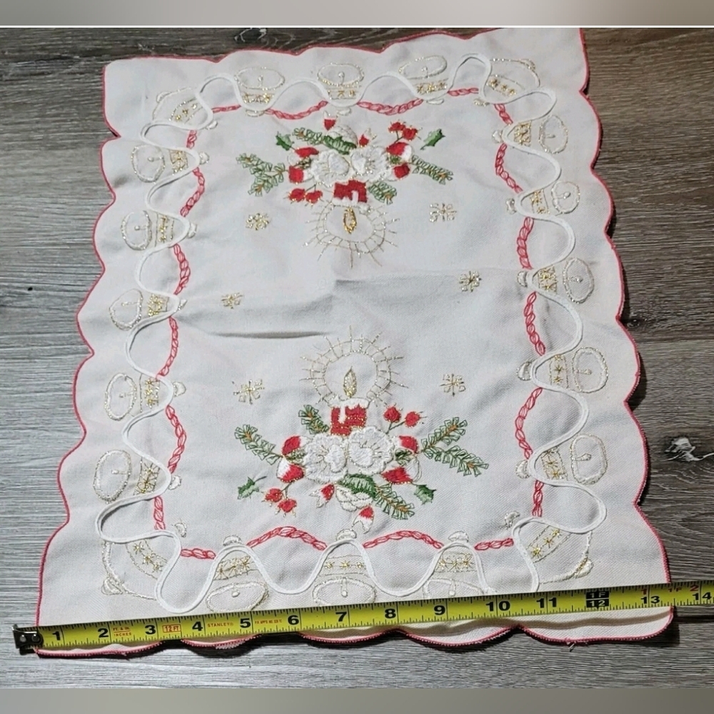 Vintage Embroidered Christmas table mat placemat tray mat candle and Holly - Picture 4 of 4